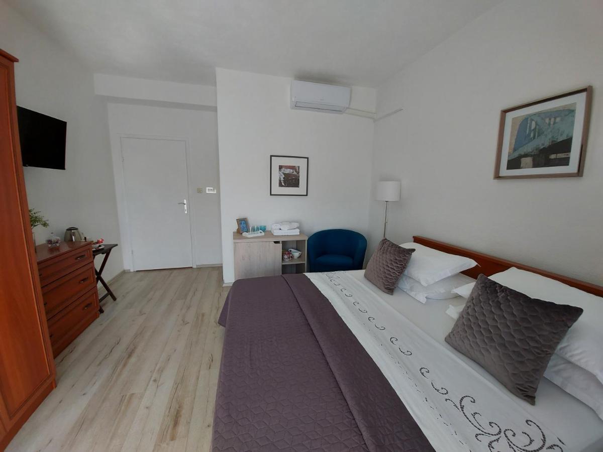 Apartments And Rooms Villa Dona Makarska Exterior foto
