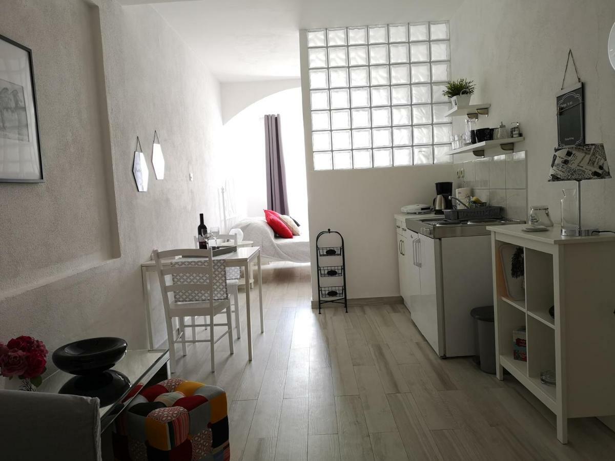 Apartments And Rooms Villa Dona Makarska Exterior foto